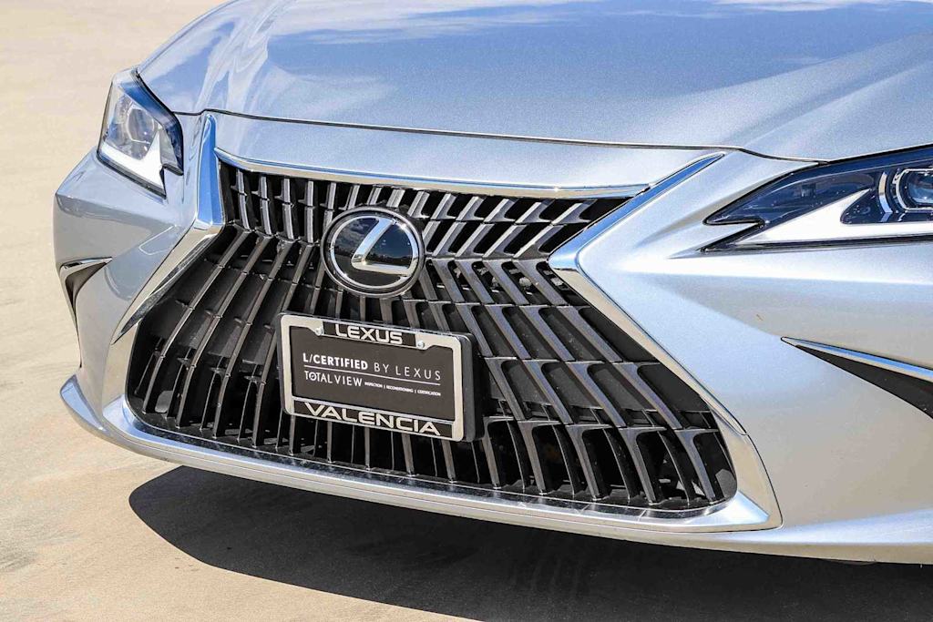 Thumbnail: 2025 Lexus ES - 22