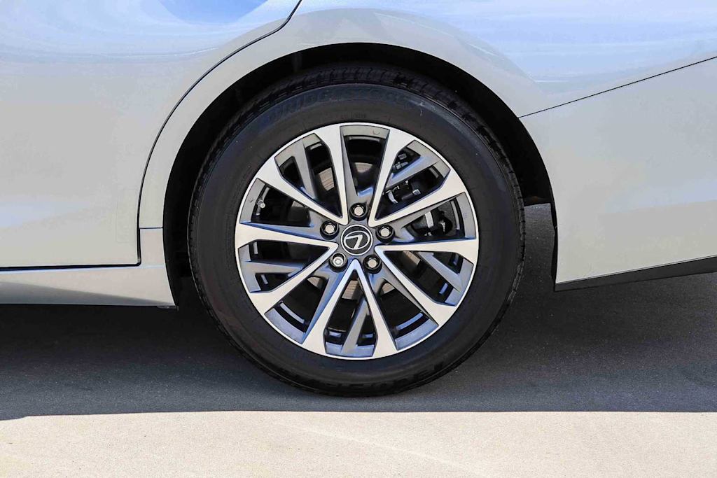 Thumbnail: 2025 Lexus ES - 23