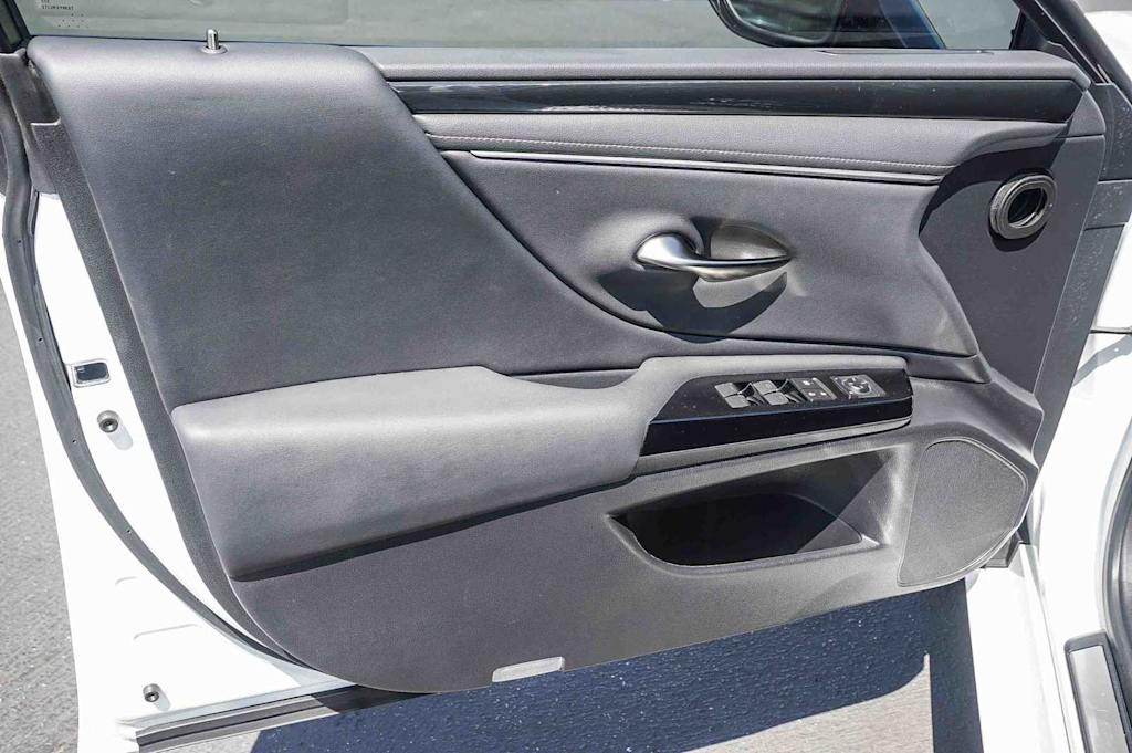 Thumbnail: 2024 Lexus ES - 25