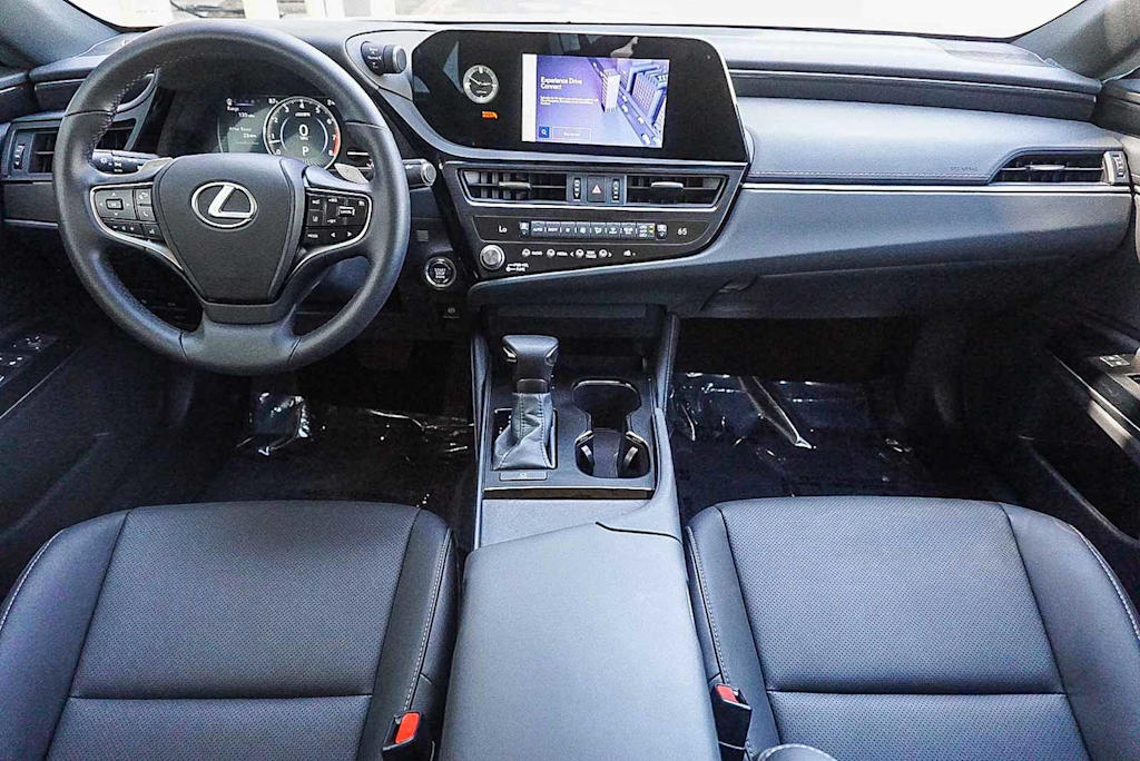 Thumbnail: 2025 Lexus ES - 2