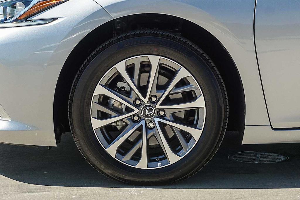 Thumbnail: 2025 Lexus ES - 7