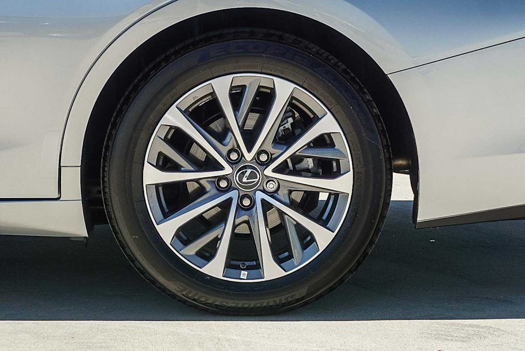Thumbnail: 2025 Lexus ES - 22