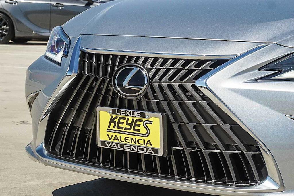 Thumbnail: 2025 Lexus ES - 21