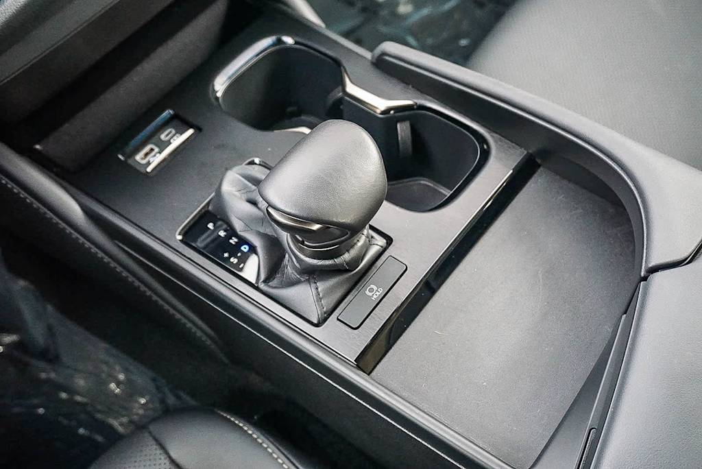 Thumbnail: 2025 Lexus ES - 28
