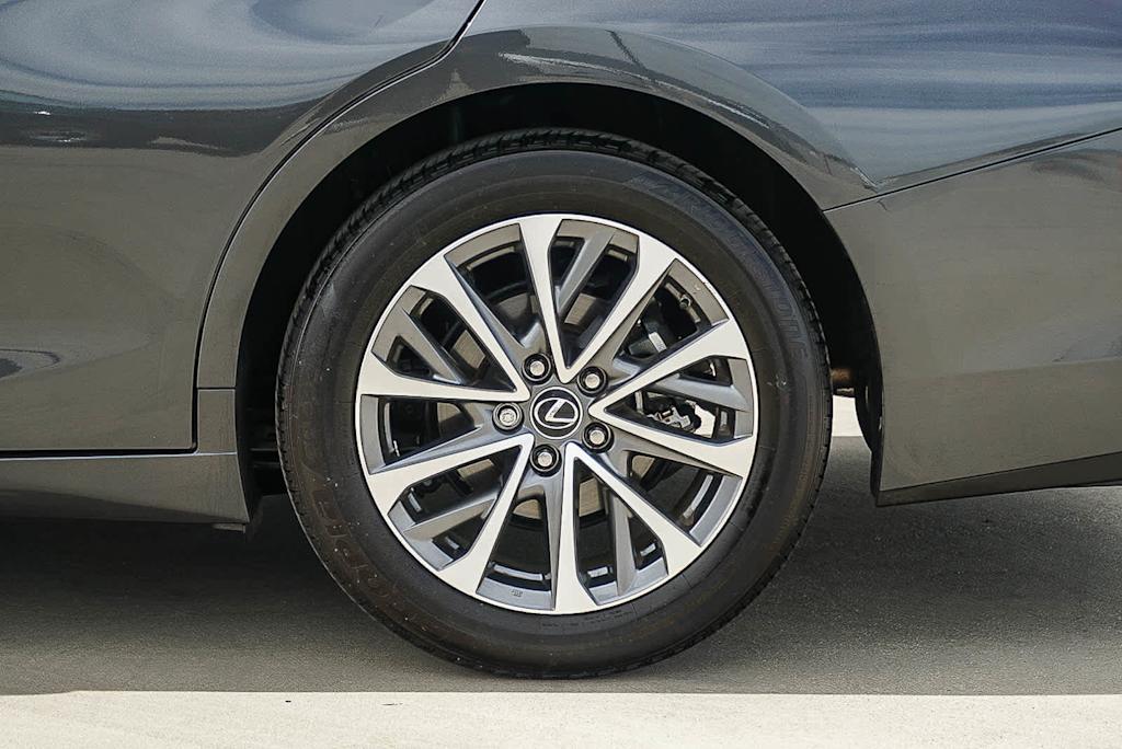 Thumbnail: 2025 Lexus ES - 22