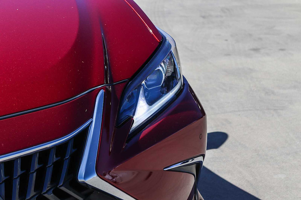 Thumbnail: 2025 Lexus ES - 20