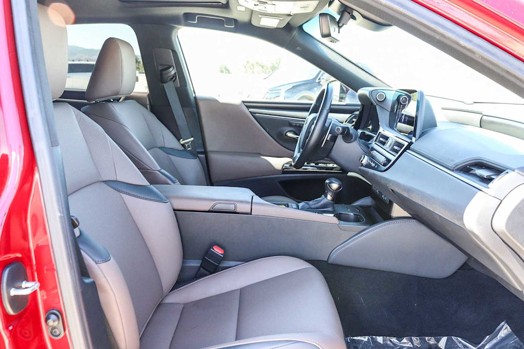 Thumbnail: 2025 Lexus ES - 9