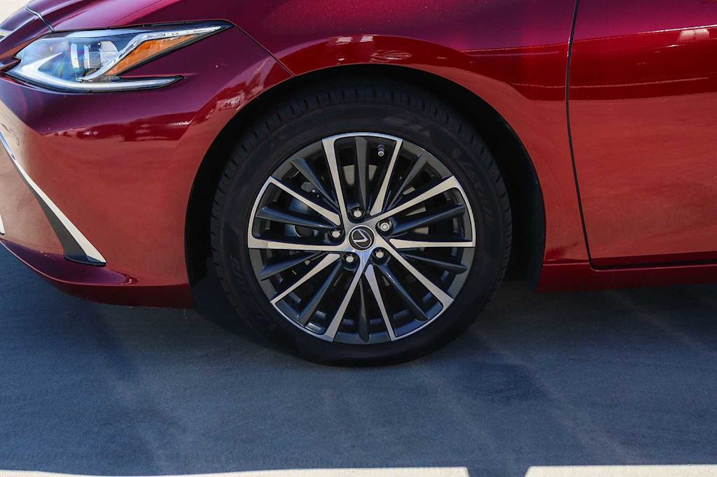 Thumbnail: 2025 Lexus ES - 23