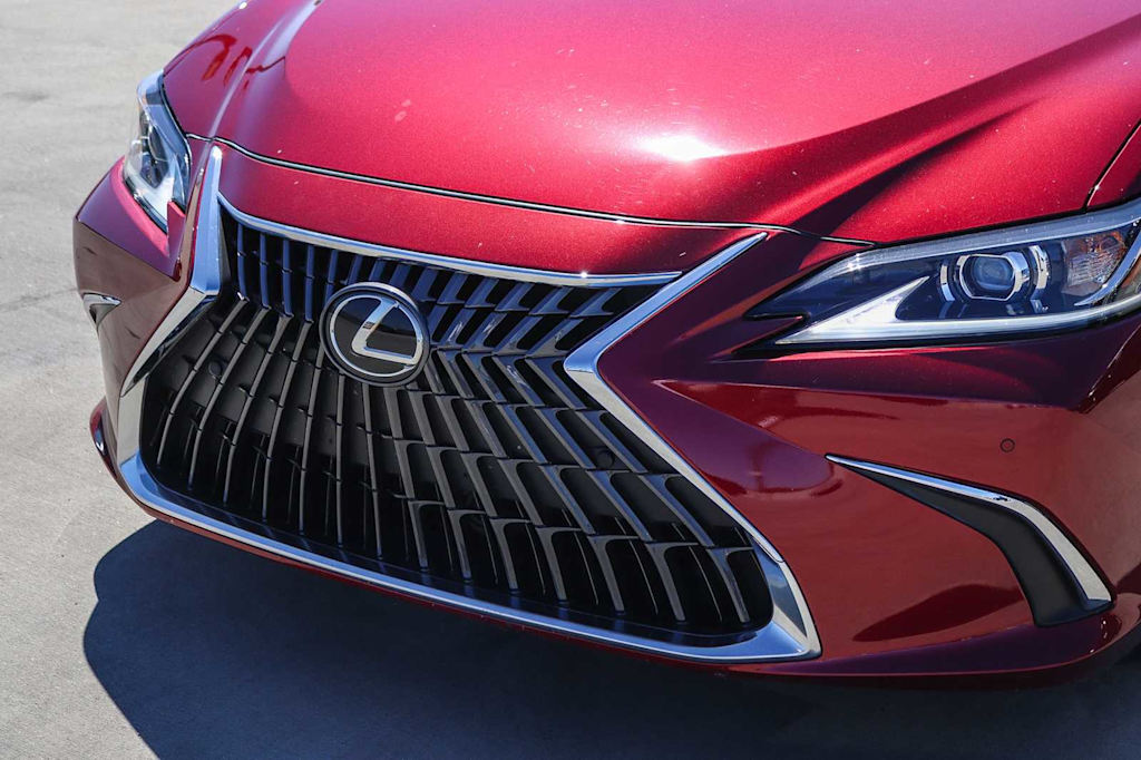 Thumbnail: 2025 Lexus ES - 21