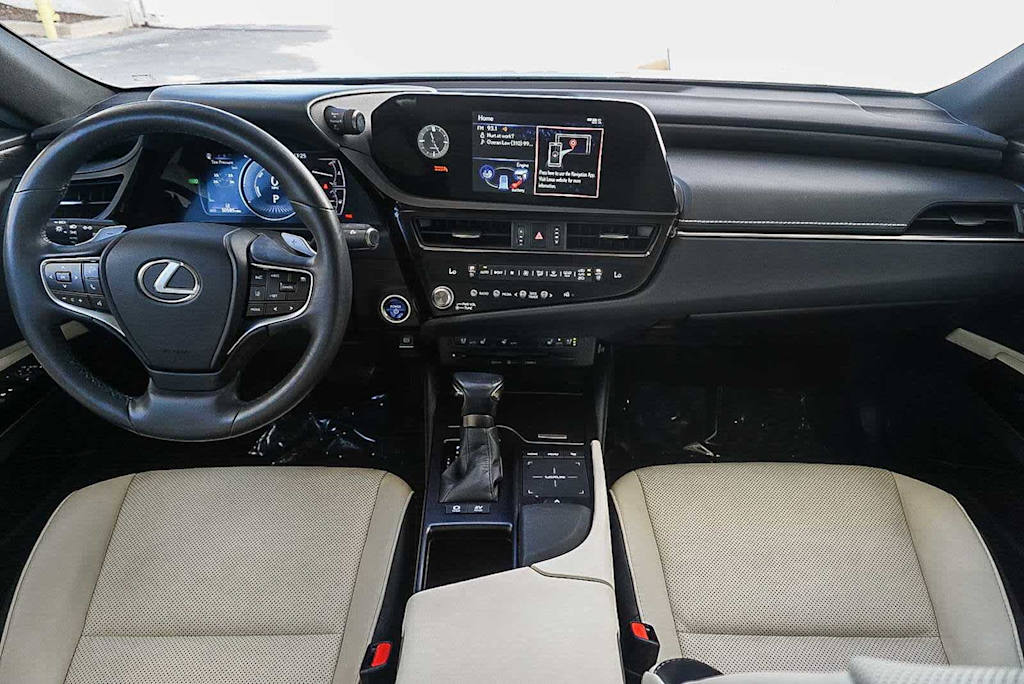 Thumbnail: 2022 Lexus ES - 2