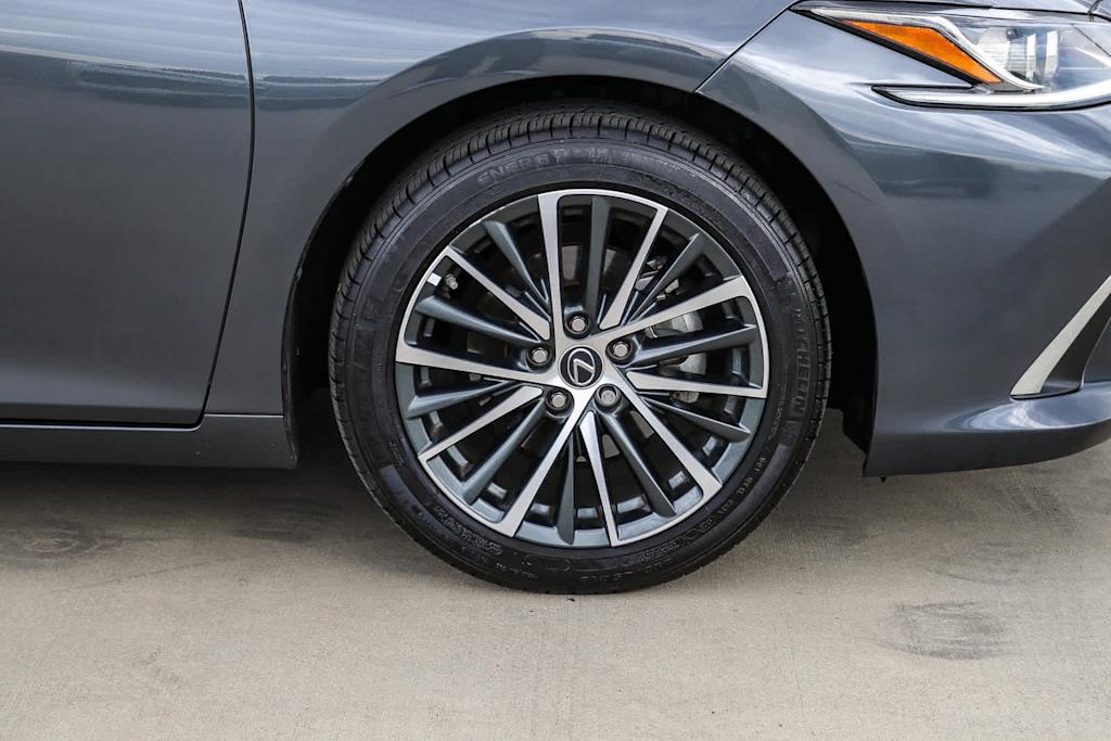 Thumbnail: 2025 Lexus ES - 7