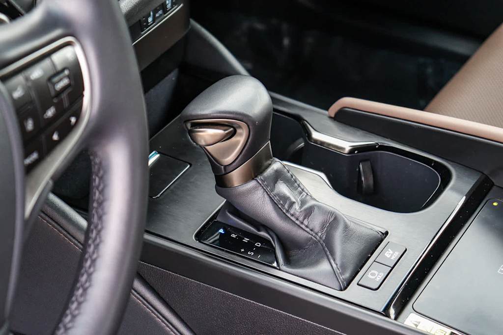 Thumbnail: 2025 Lexus ES - 14