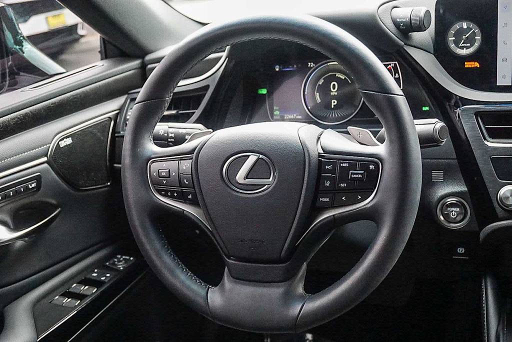 Thumbnail: 2025 Lexus ES - 7