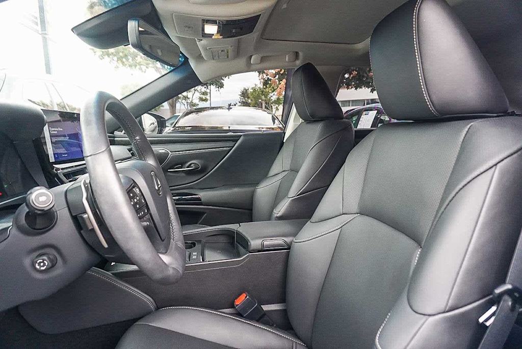 Thumbnail: 2025 Lexus ES - 9