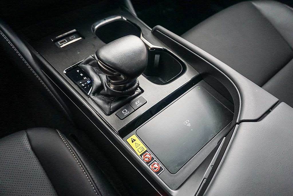 Thumbnail: 2025 Lexus ES - 21