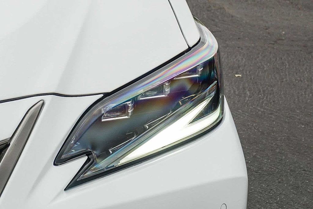 Thumbnail: 2025 Lexus ES - 14