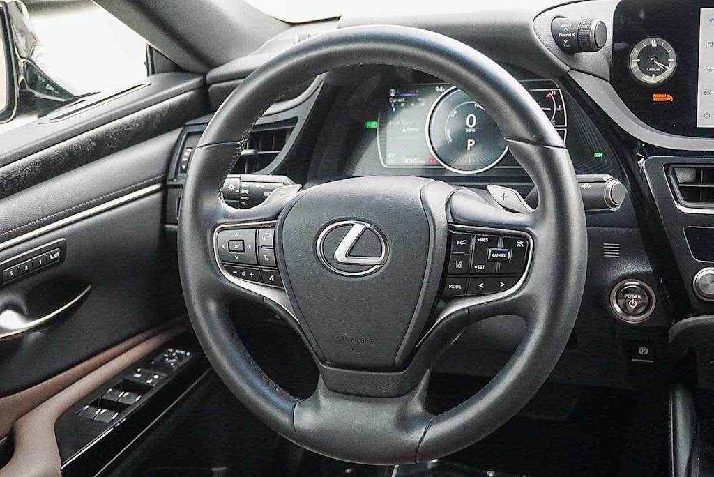 Thumbnail: 2025 Lexus ES - 13