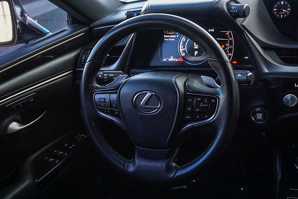 Thumbnail: 2021 Lexus ES - 12