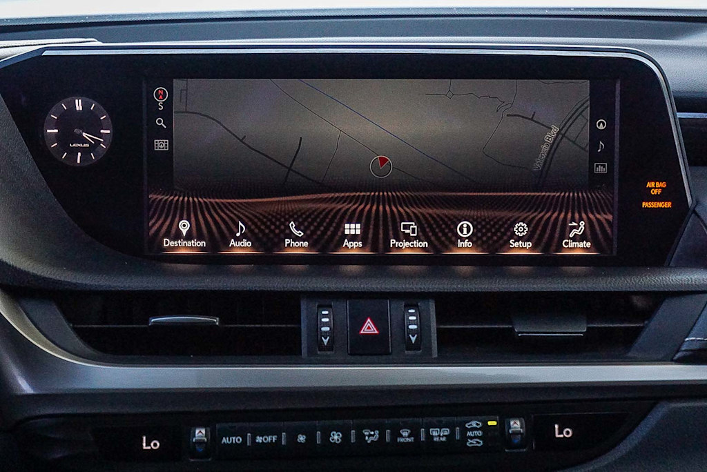 Thumbnail: 2021 Lexus ES - 13