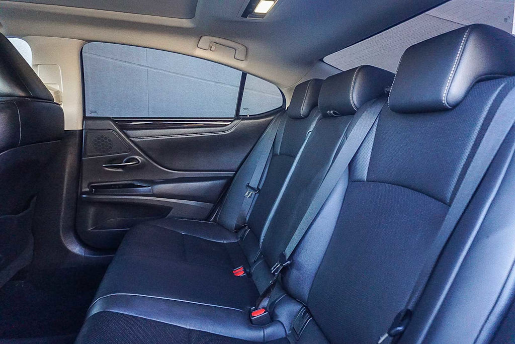 Thumbnail: 2021 Lexus ES - 11