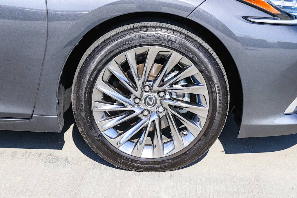 Thumbnail: 2025 Lexus ES - 7
