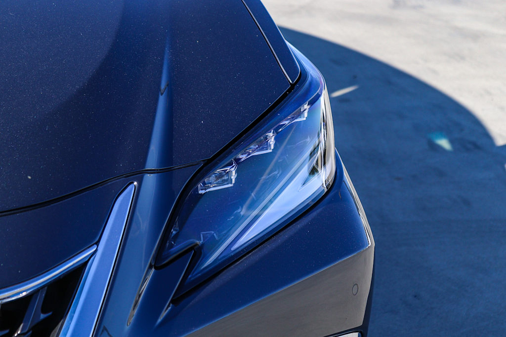 Thumbnail: 2025 Lexus ES - 21