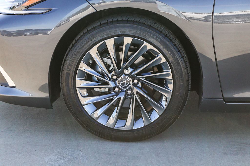 Thumbnail: 2025 Lexus ES - 24