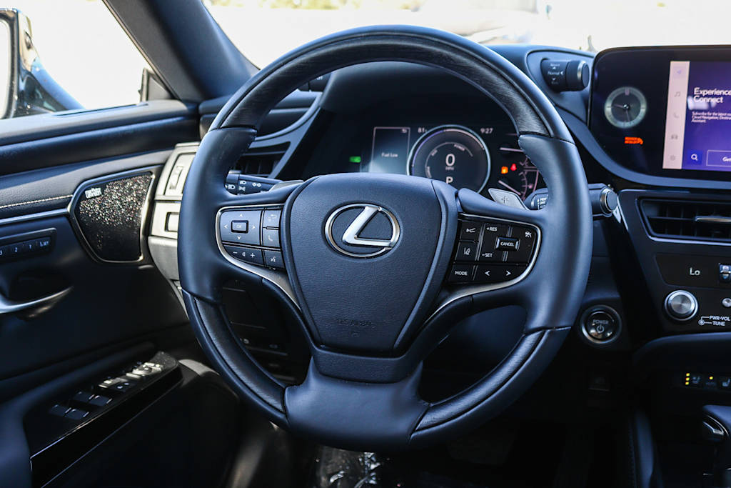 Thumbnail: 2025 Lexus ES - 9