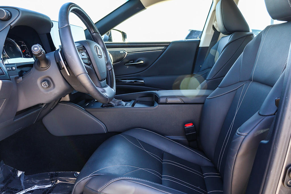 Thumbnail: 2025 Lexus ES - 11