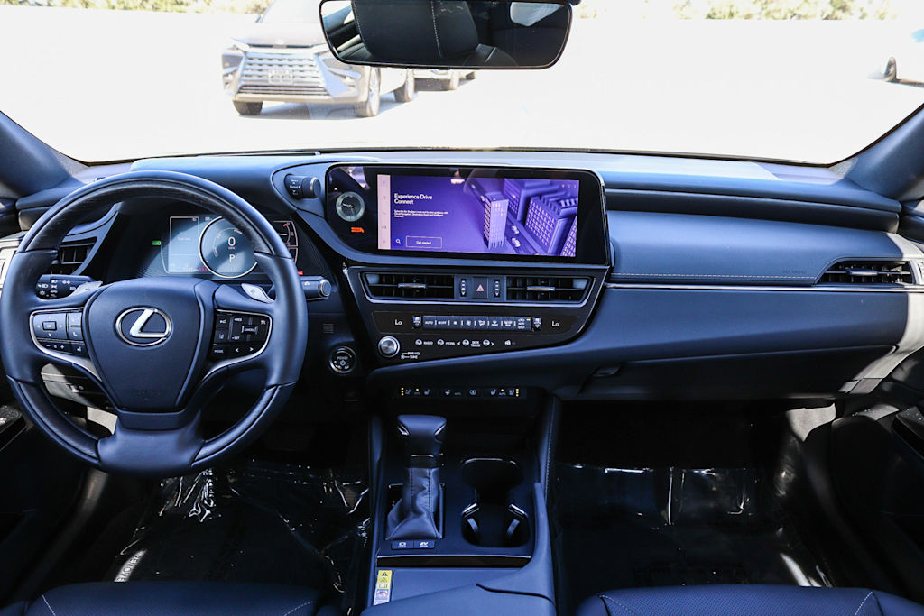 Thumbnail: 2025 Lexus ES - 2