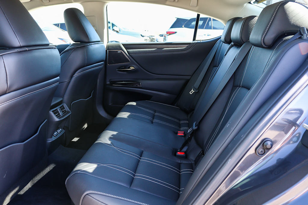 Thumbnail: 2025 Lexus ES - 12