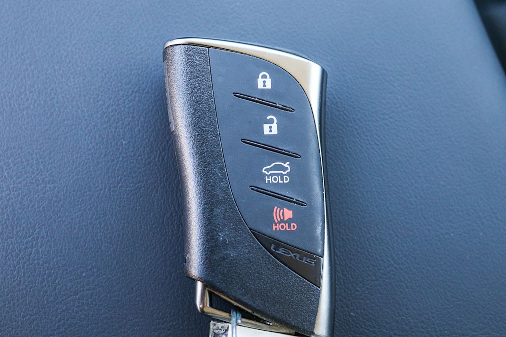 Thumbnail: 2025 Lexus ES - 17