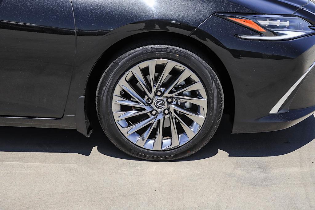 Thumbnail: 2025 Lexus ES - 7