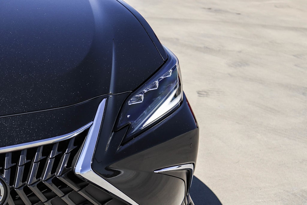 Thumbnail: 2025 Lexus ES - 6