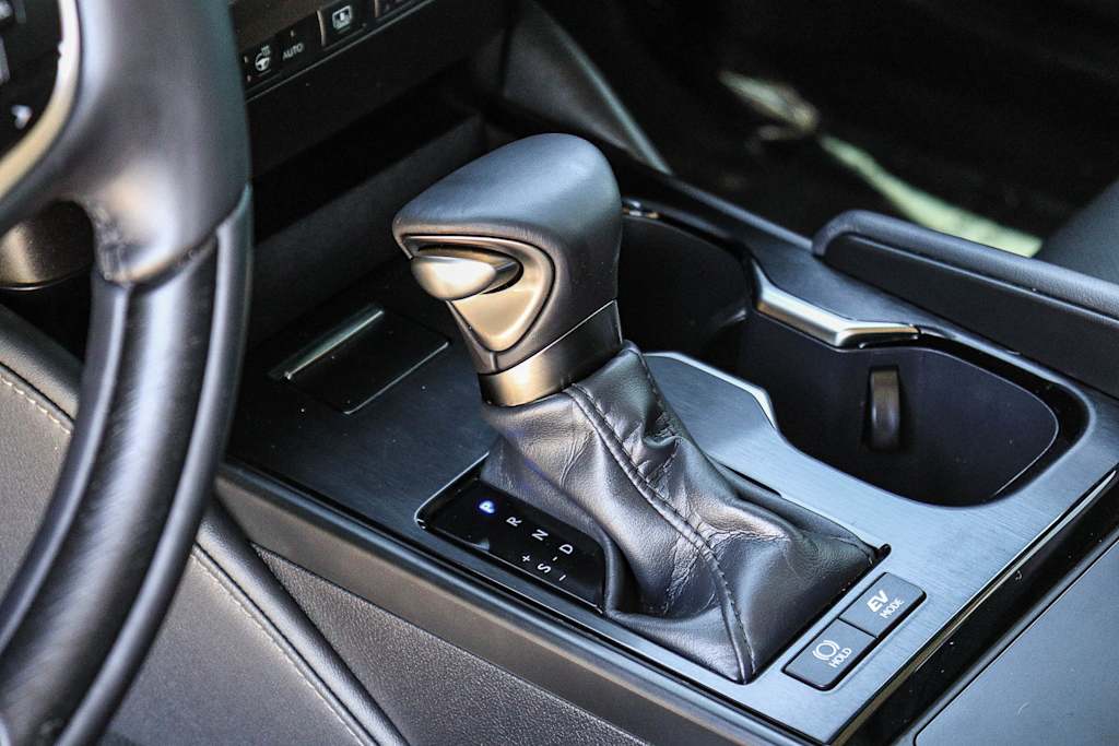 Thumbnail: 2025 Lexus ES - 14