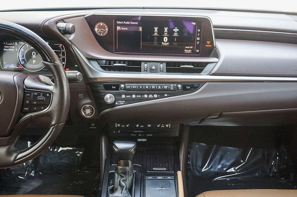 Thumbnail: 2021 Lexus ES - 8