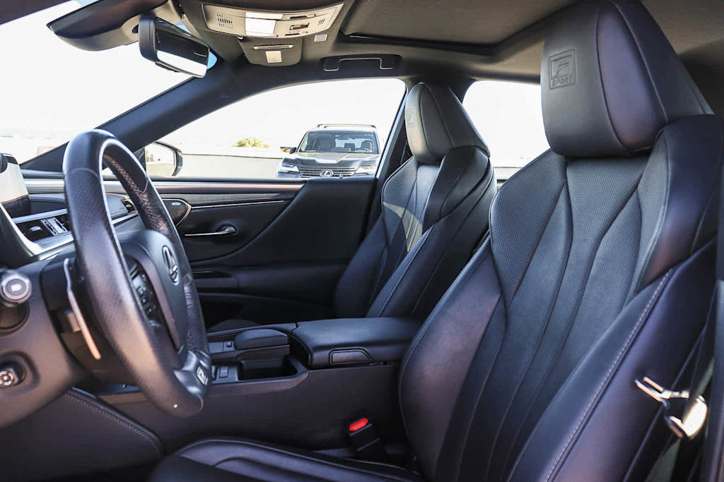 Thumbnail: 2021 Lexus ES - 9