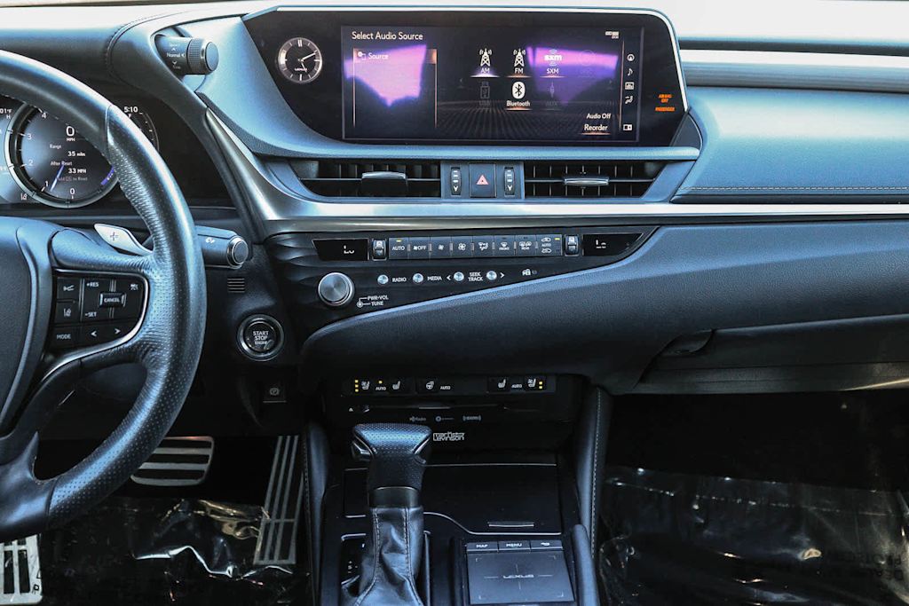 Thumbnail: 2021 Lexus ES - 2