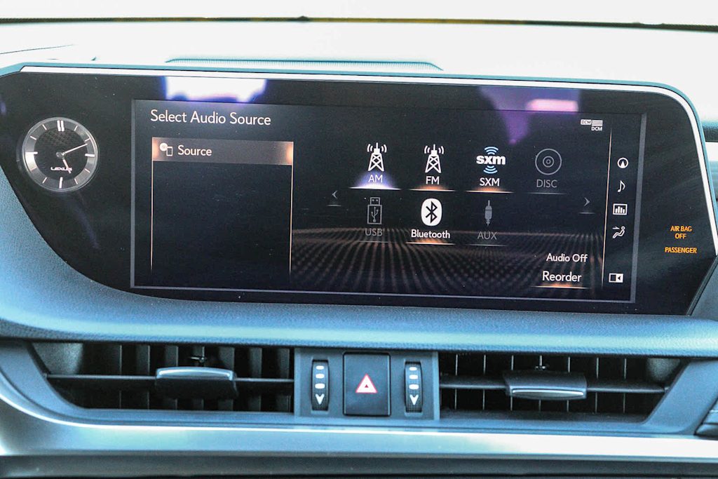 Thumbnail: 2021 Lexus ES - 10