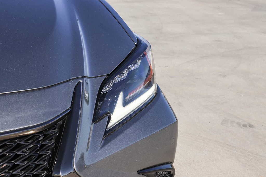 Thumbnail: 2021 Lexus ES - 6