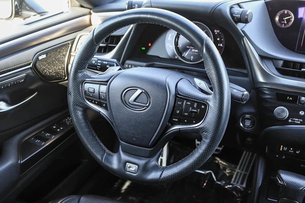 Thumbnail: 2021 Lexus ES - 8