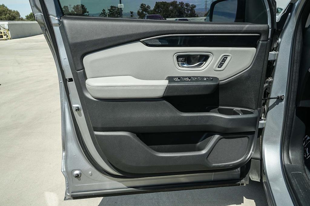 Thumbnail: 2023 Honda Pilot - 29