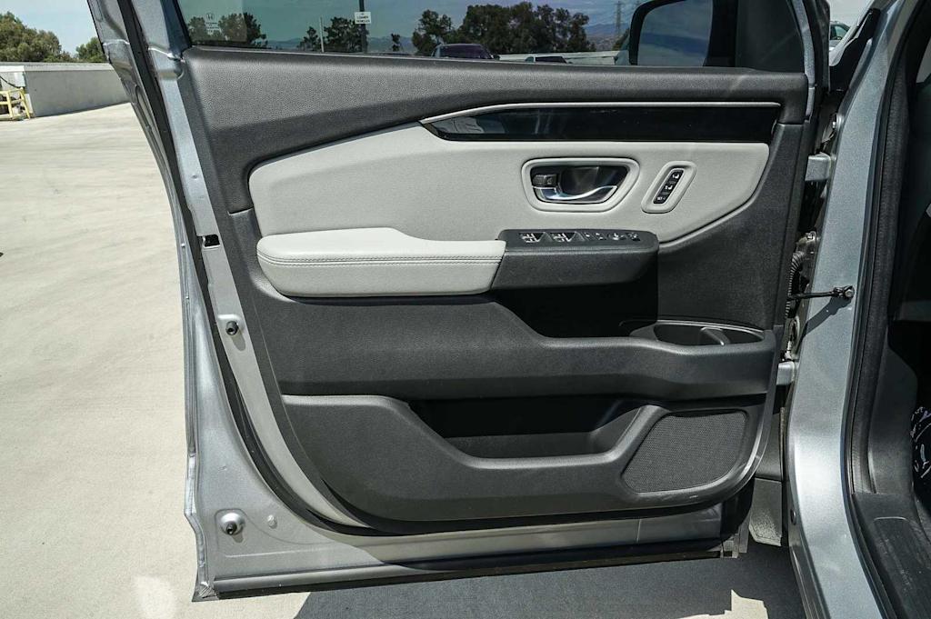 Thumbnail: 2023 Honda Pilot - 29