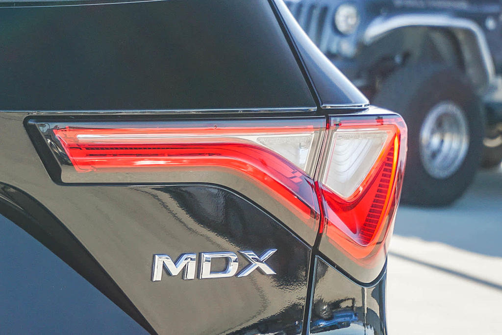 Thumbnail: 2023 Acura MDX - 14