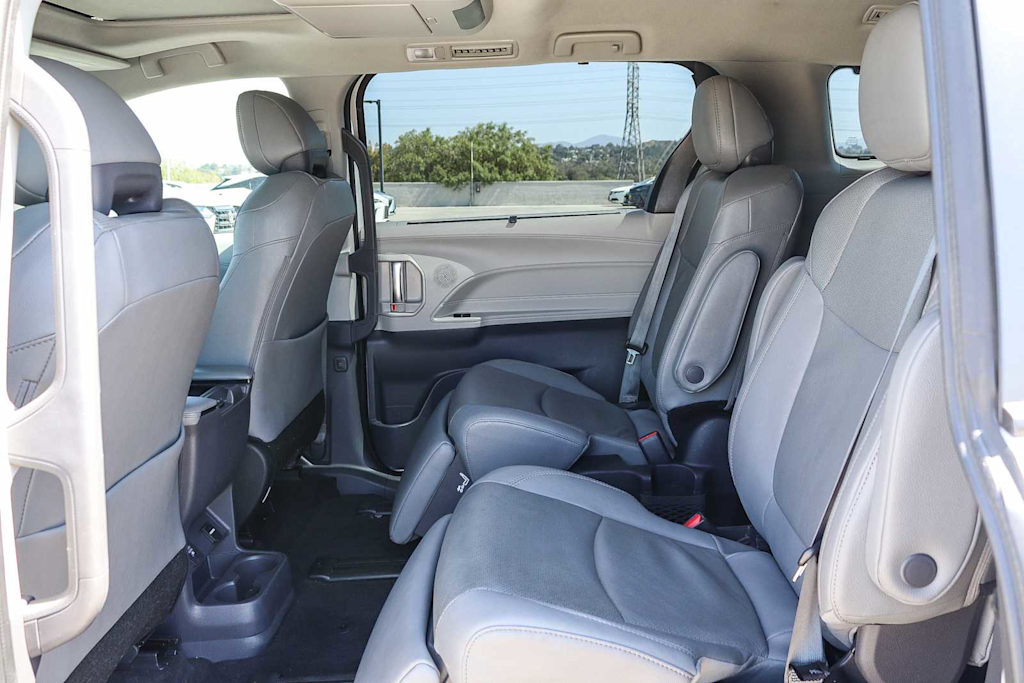 Thumbnail: 2023 Toyota Sienna - 12