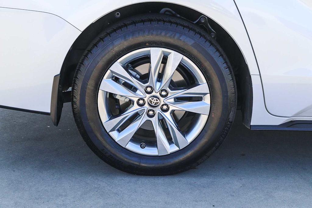 Thumbnail: 2023 Toyota Sienna - 21