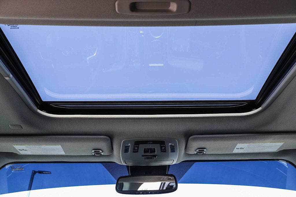 Thumbnail: 2023 Toyota Sienna - 25