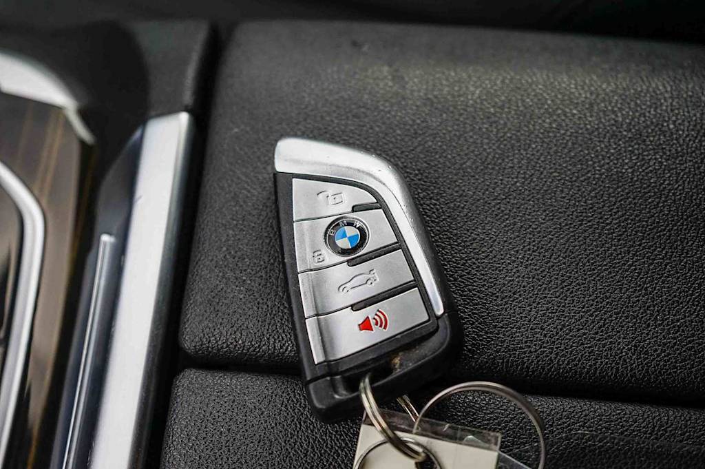 Thumbnail: 2021 BMW X5 - 17