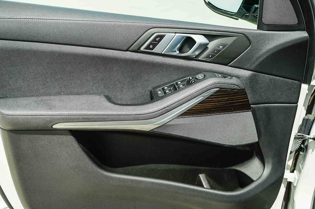 Thumbnail: 2021 BMW X5 - 27
