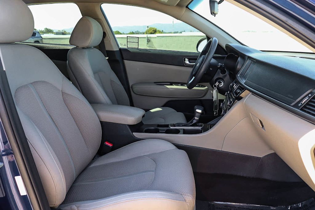 Thumbnail: 2018 Kia Optima - 9